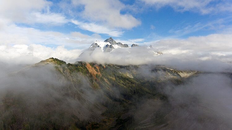 mountain-in-clouds